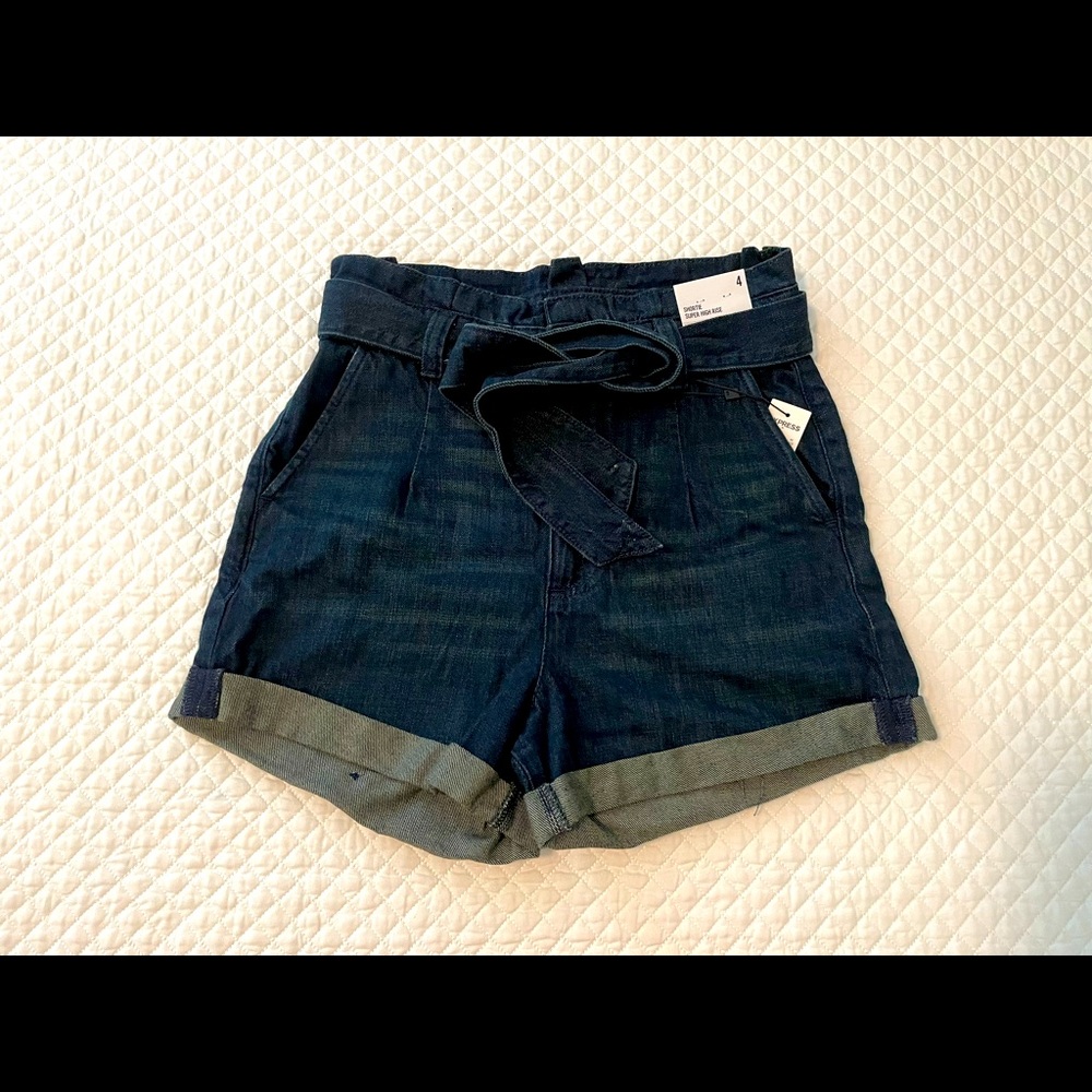 NWT EXPRESS BUCKET SHORTS